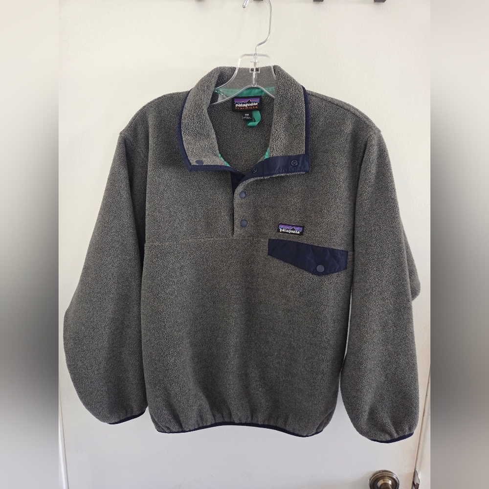 Patagonia Synchilla Gray And Navy Blue Trim  Pullover Jacket Sz XXS